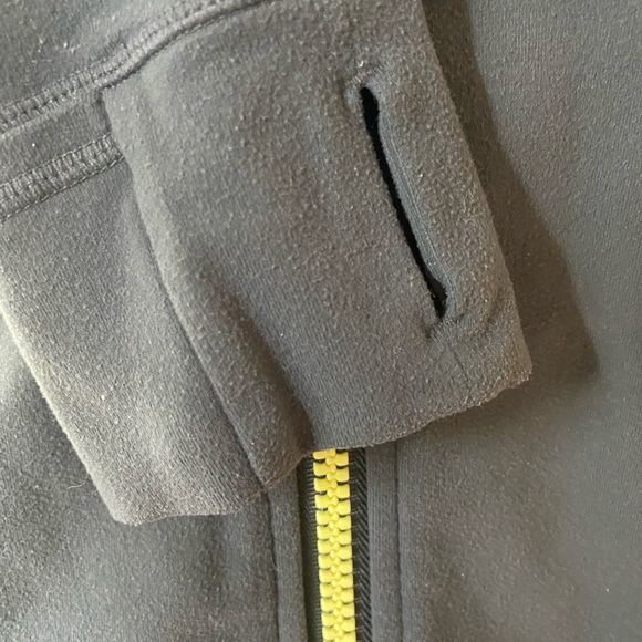✨HP✨ Lululemon zip up jacket - Picture 5 of 8